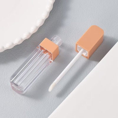 4ml 플라스틱 립 글래스 튜브와 정사각형 머리는 휴대하기 쉽습니다.