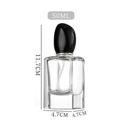 50ml 용량 100ml 용량과 특유의 불규칙한 모양의 뚜?? 이 있는 정사각형 유리 향수 병