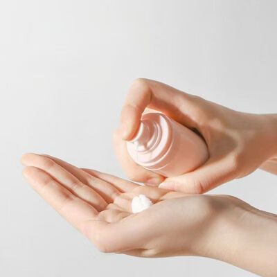 유통 15ml 30ml 50ml 스프레이어 / 크림 펌프와 함께 뒤집은 플라스틱 공기 없는 병