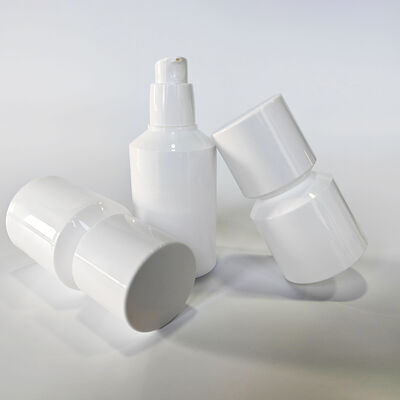 새로운 디자인의 30ml ~ 100ml 에어리스 펌프 병은 공기 노출을 방지하여 제품 사용을 극대화합니다 위생적이며 스킨케어를 위한 손가락 오염이 없습니다