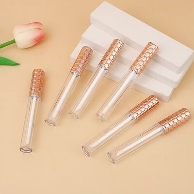 도매 4.5ml 플라스틱 립글로스 튜브 (골드 캡 및 화이트 브러시 포함, 빈 화장품 용기)